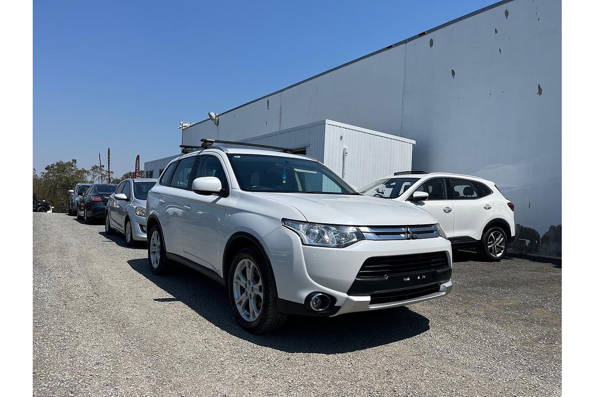 2014 Mitsubishi Outlander ES ZJ