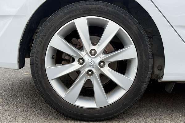 2019 Hyundai Accent Sport RB6