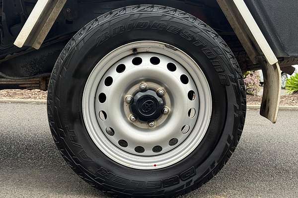 2017 Toyota Hilux SR GUN126R 4X4