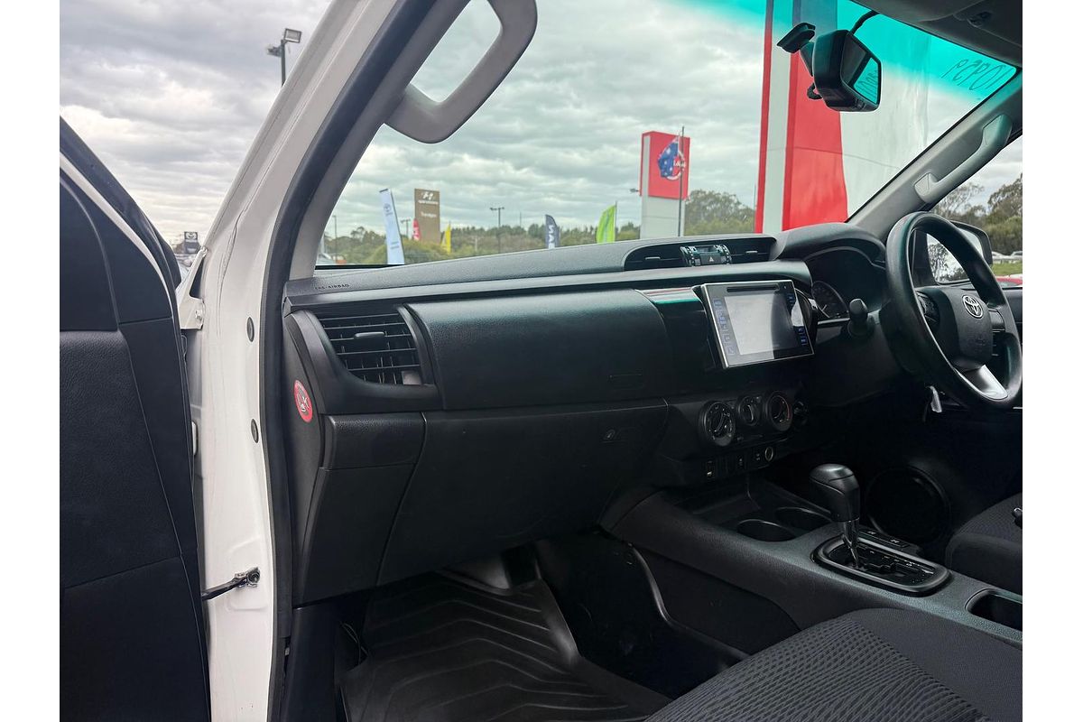 2017 Toyota Hilux SR GUN126R 4X4