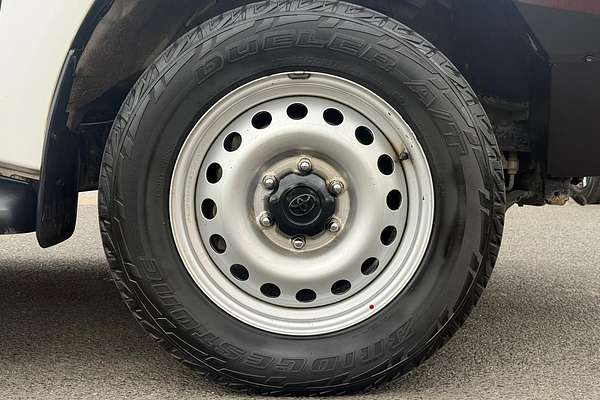 2017 Toyota Hilux SR GUN126R 4X4