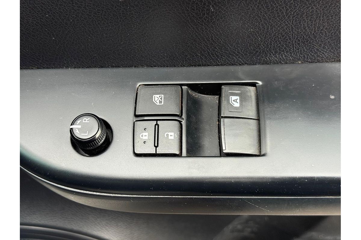 2017 Toyota Hilux SR GUN126R 4X4