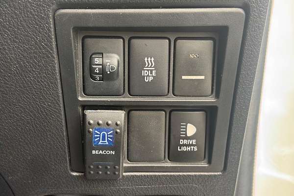 2017 Toyota Hilux SR GUN126R 4X4