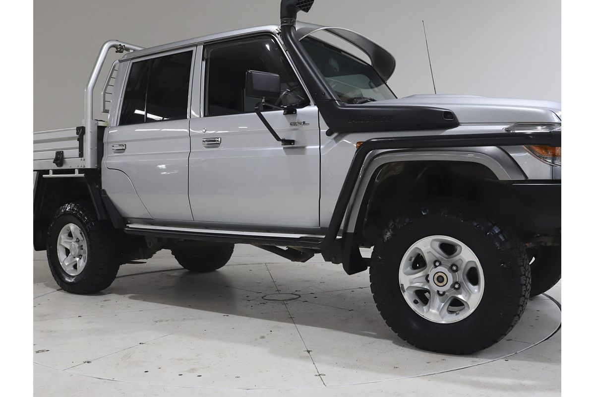LC Military GXL 4.5L T Diesel Manual Dual Cab Chassis 7C71490 002