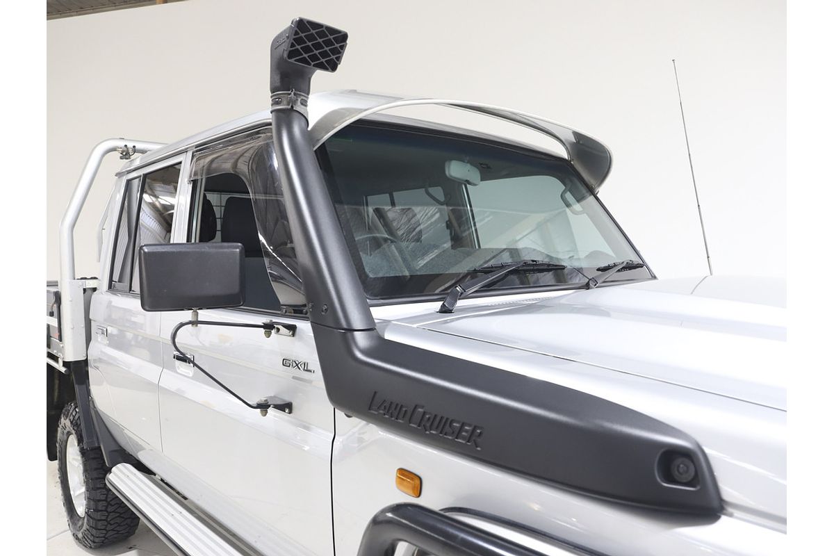 LC Military GXL 4.5L T Diesel Manual Dual Cab Chassis 7C71490 002