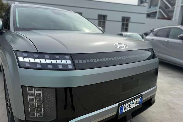 2025 Hyundai IONIQ 9 Calligraphy ME.V1