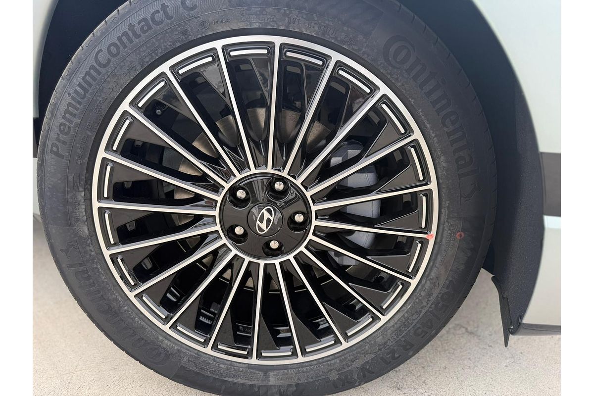 2025 Hyundai IONIQ 9 Calligraphy ME.V1