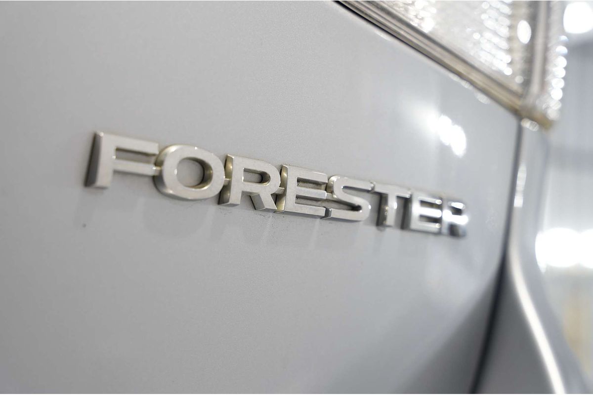 2022 Subaru Forester 2.5i Premium S5