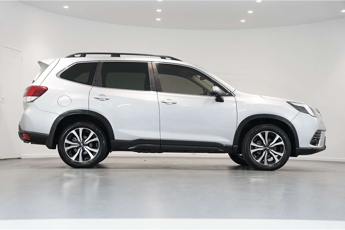 2022 Subaru Forester 2.5i Premium S5
