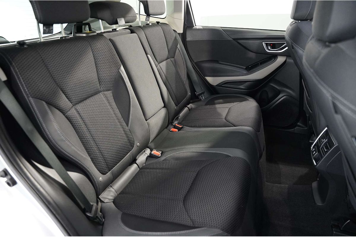 2022 Subaru Forester 2.5i Premium S5