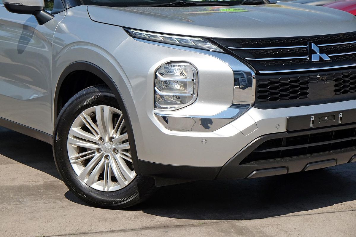 2023 Mitsubishi Outlander ES ZM