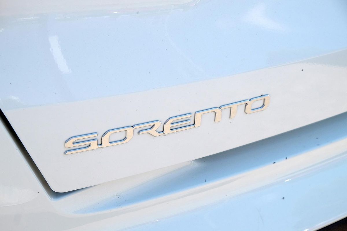 2023 Kia Sorento S MQ4