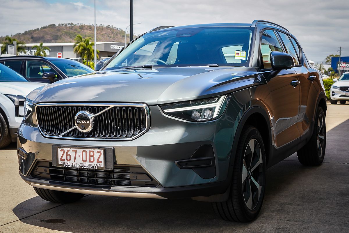 2025 Volvo XC40 Plus B4 Special Edition