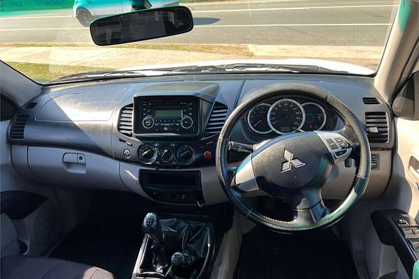 2013 Mitsubishi Triton GLX MN 4X4