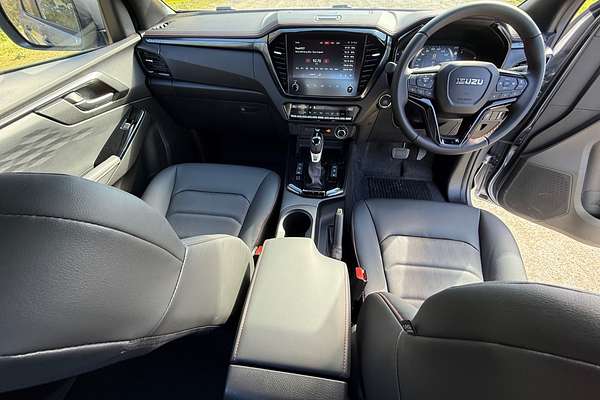2025 Isuzu D-MAX X-TERRAIN 4X4