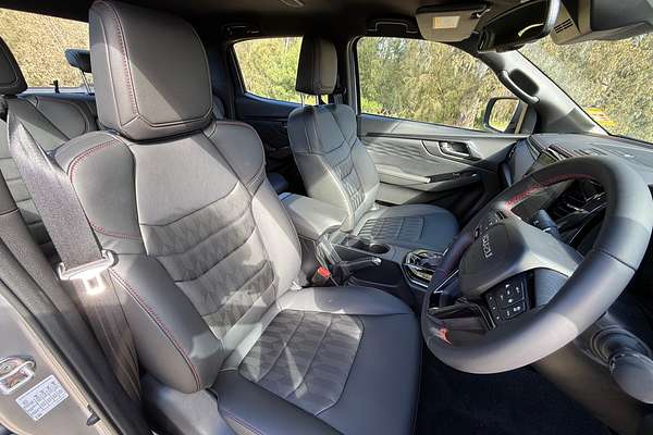 2025 Isuzu D-MAX X-TERRAIN 4X4