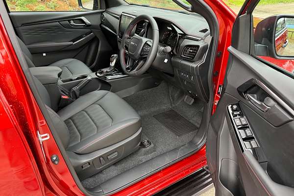 2025 Isuzu D-MAX X-TERRAIN 4X4