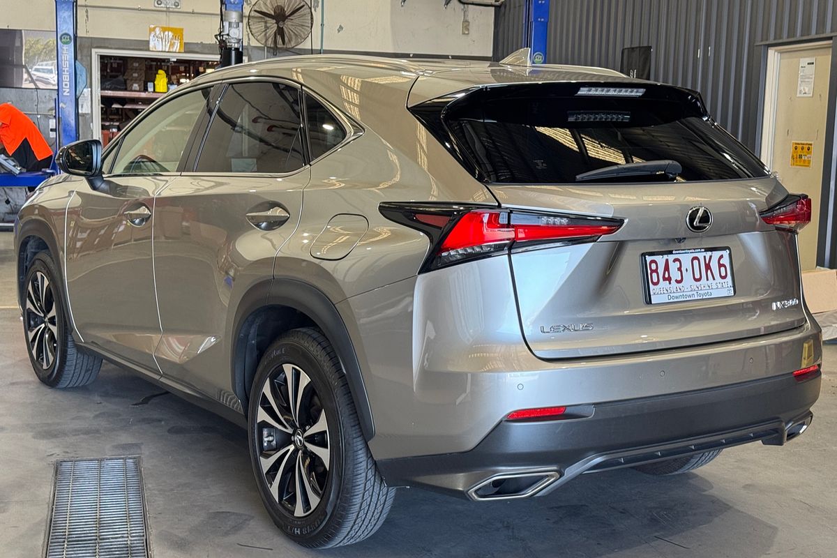 2019 Lexus NX NX300 LUXURY (FWD) AGZ10R