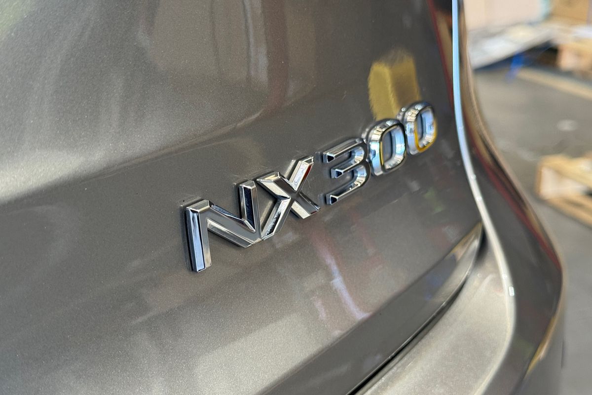 2019 Lexus NX NX300 LUXURY (FWD) AGZ10R