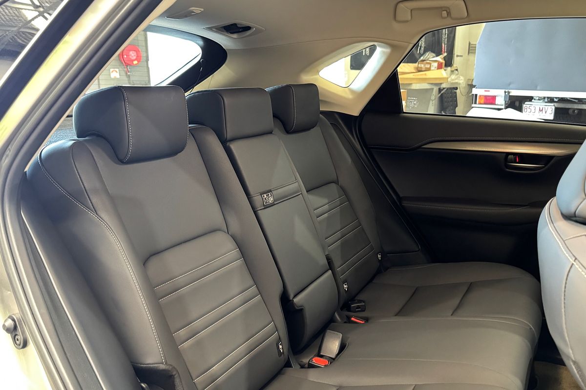 2019 Lexus NX NX300 LUXURY (FWD) AGZ10R