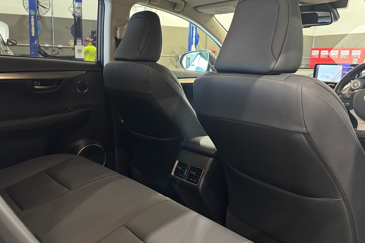 2019 Lexus NX NX300 LUXURY (FWD) AGZ10R