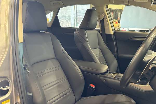 2019 Lexus NX NX300 LUXURY (FWD) AGZ10R
