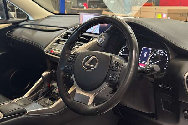 2019 Lexus NX NX300 LUXURY (FWD) AGZ10R