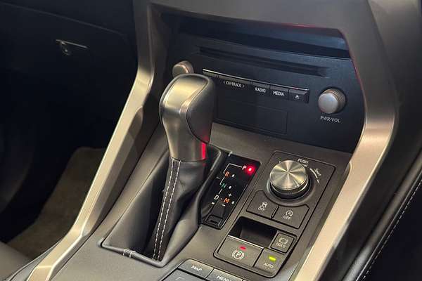 2019 Lexus NX NX300 LUXURY (FWD) AGZ10R