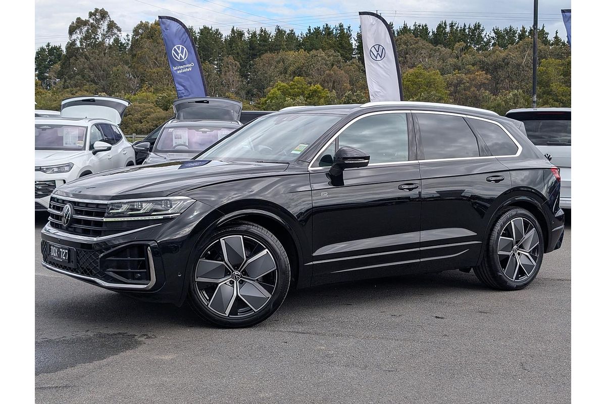 2025 Volkswagen Touareg 210TDI R-Line RC