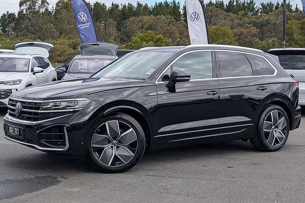 2025 Volkswagen Touareg 210TDI R-Line RC
