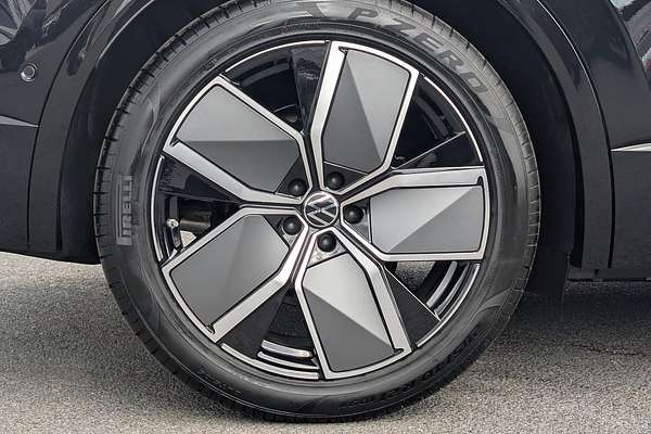 2025 Volkswagen Touareg 210TDI R-Line RC