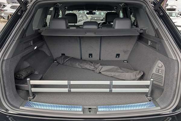 2025 Volkswagen Touareg 210TDI R-Line RC