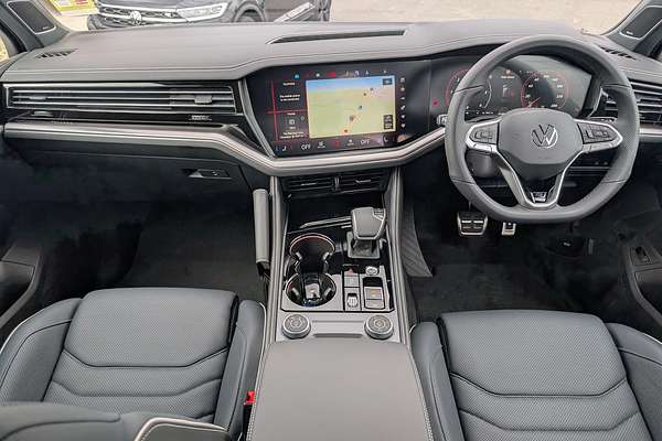 2025 Volkswagen Touareg 210TDI R-Line RC