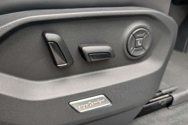 2025 Volkswagen Touareg 210TDI R-Line RC