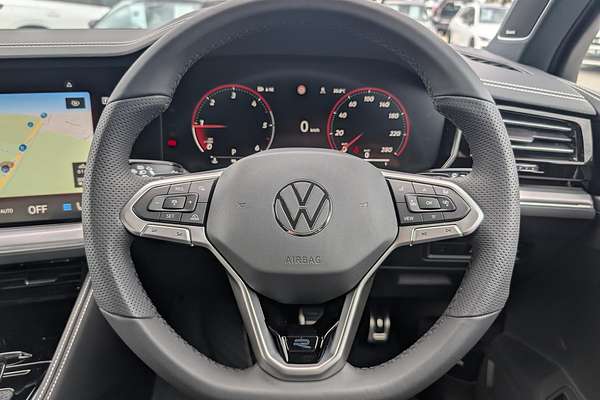 2025 Volkswagen Touareg 210TDI R-Line RC