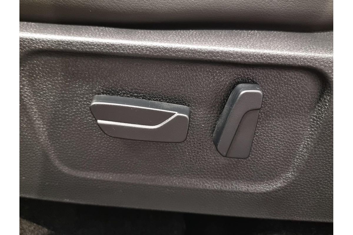 2024 Isuzu MU-X LS-T