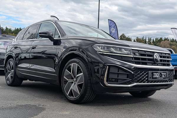 2025 Volkswagen Touareg 210TDI R-Line RC