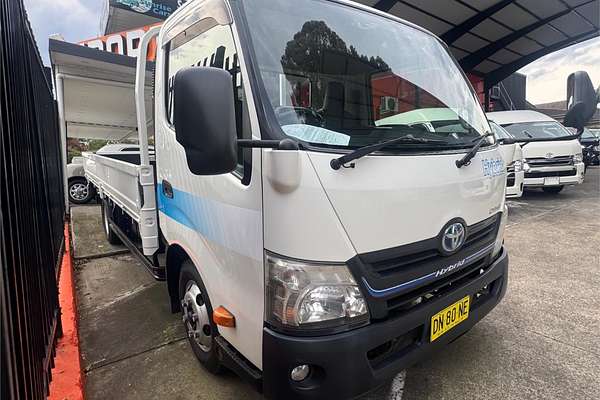 2013 Toyota Dyna Hybrid Turbo DIesel Dual Rear Wheel Tray Back XKU71 MY13 UPGRADE 2013
