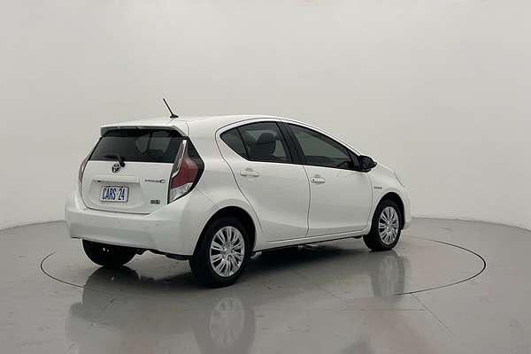 2017 Toyota Prius C NHP10R