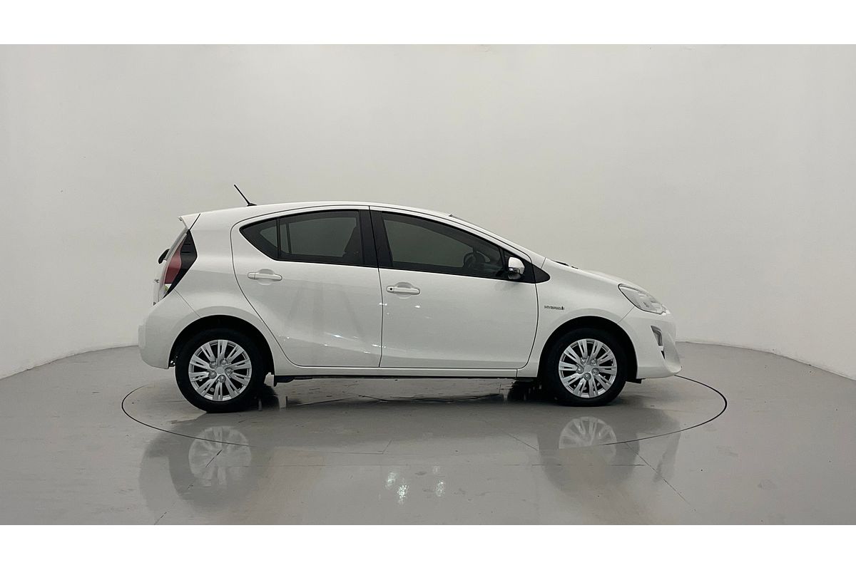2017 Toyota Prius C NHP10R