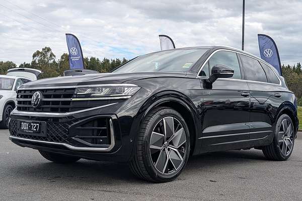 2025 Volkswagen Touareg 210TDI R-Line RC