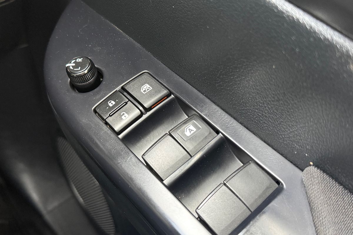 2019 Toyota Hilux SR GUN126R 4X4