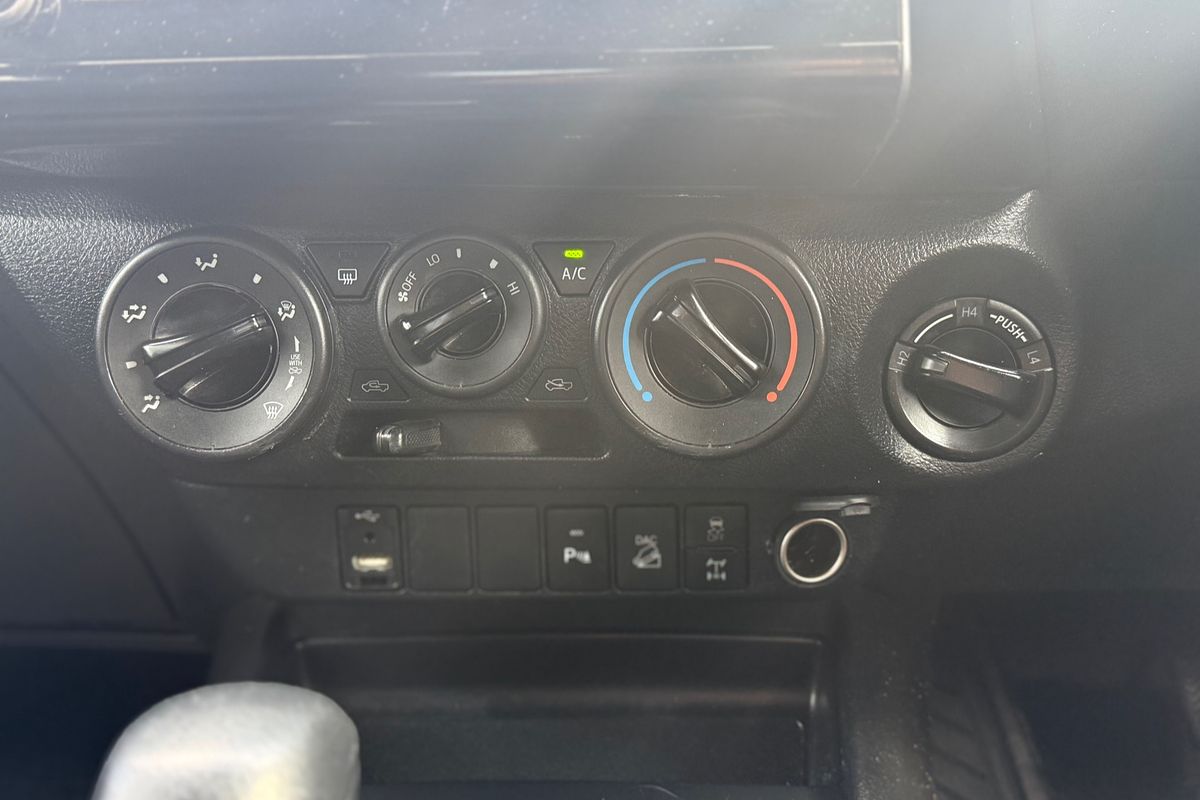 2019 Toyota Hilux SR GUN126R 4X4
