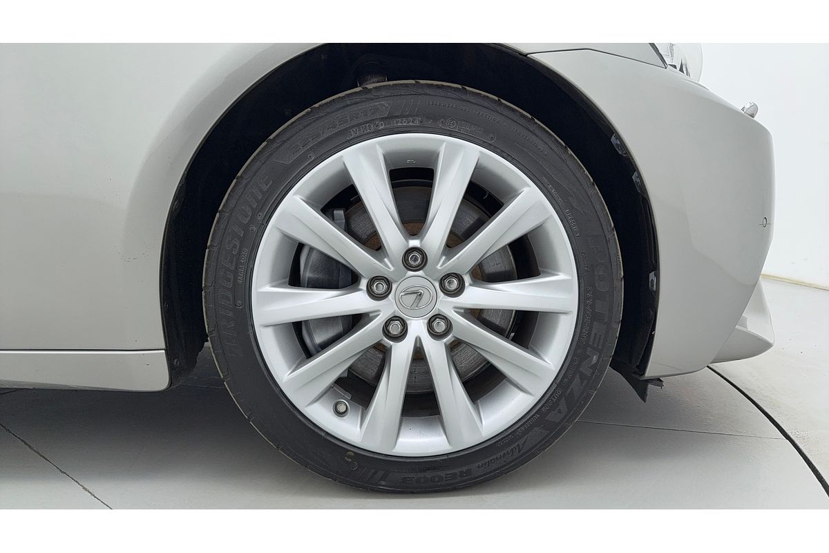 2016 Lexus IS IS200t Luxury ASE30R
