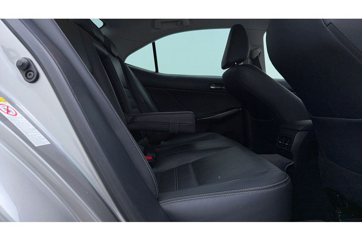 2016 Lexus IS IS200t Luxury ASE30R