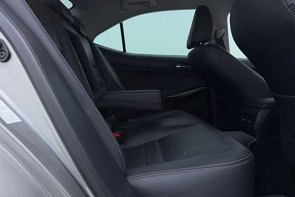 2016 Lexus IS IS200t Luxury ASE30R