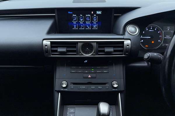 2016 Lexus IS IS200t Luxury ASE30R