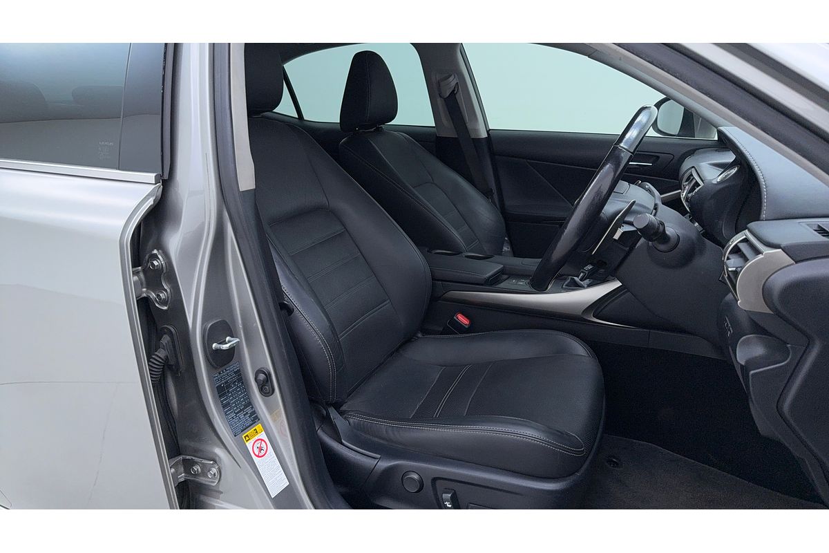 2016 Lexus IS IS200t Luxury ASE30R