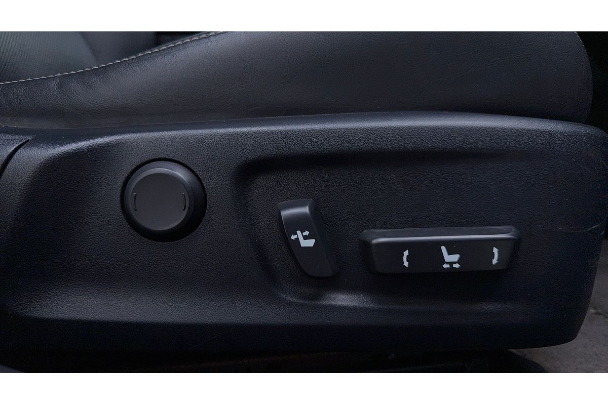 2016 Lexus IS IS200t Luxury ASE30R