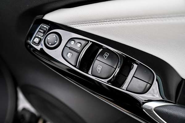 2023 Nissan JUKE ST-L F16